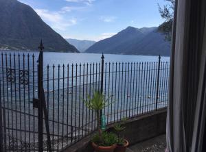 Apartment with Lake View
