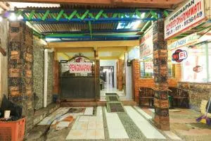 Dharmawati Homestay Syariah at Terminal Purabaya - Sawotratap