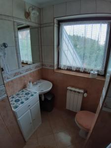 Triple Room with Private External Bathroom room in Dom Wypoczynkowy Jędruś