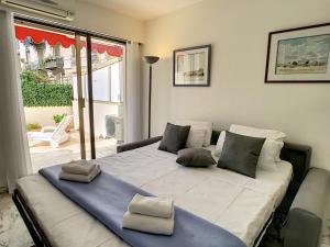 Nestor&Jeeves - LE FRANCE TERRASSE - Central - Very close sea