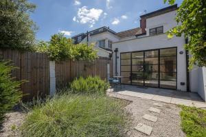 Bright 3Bed, 2.5Bath House w/Garden in Barnes, Appartamenti - Londra
