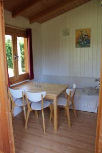 Campings Camping Familial, paisible, mobil home , chalet & emplacement nue : photos des chambres