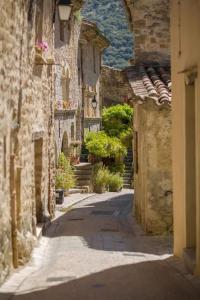 Maisons de vacances CHARMANTE MAISON A SAINT GUILHEM LE DESERT : photos des chambres