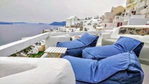 Aqua & Terra Traditional Cave Houses Santorini Greece