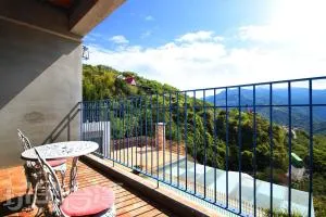 Moose & Squirrel - Lu-shan-wen-ch'üan