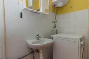 Apartment Center