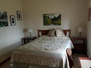Standard Queen Room room in Yosemite Nights Bed & Breakfast