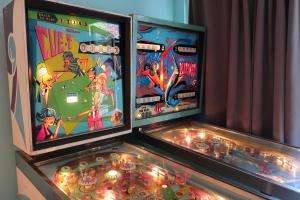 De Buitenmuur - Vintage Suite & Bohemian Loft, elk met Privé-ingang en Jacuzzi