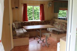 Campings Camping Familial, paisible, mobil home , chalet & emplacement nue : photos des chambres