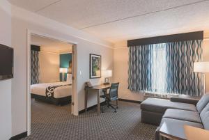 King Suite with Sofa Bed room in La Quinta by Wyndham Orlando UCF