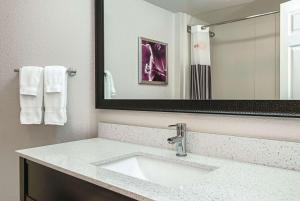 La Quinta by Wyndham Ontario Airport - image 2