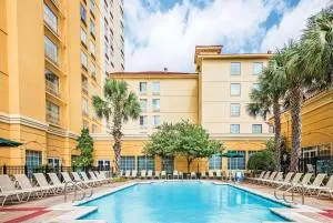La Quinta Inn & Suites by Wyndham San Antonio Riverwalk - San Antonio