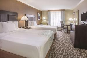 Deluxe Queen Room with Two Queen Beds room in La Quinta by Wyndham Moab