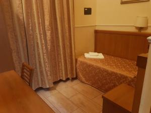 Single Room with Private Bathroom room in ALEX CITY INN III