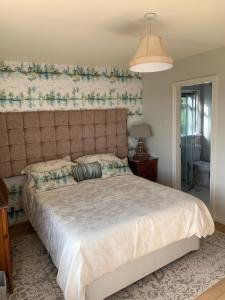 Family Room (2 Adults + 1 Child) room in Lurgan West Lodge