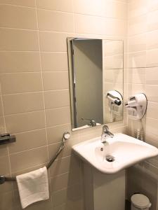 Hotels Hotel Restaurant Les Grains d'Argent Dizy - Epernay : photos des chambres