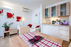 Apartments Figarola 