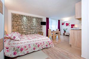 Apartments Figarola 