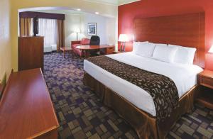 La Quinta by Wyndham Seguin