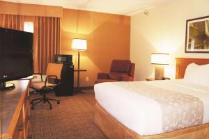 Double Room - Disability Access room in La Quinta Inn by Wyndham Kansas City North