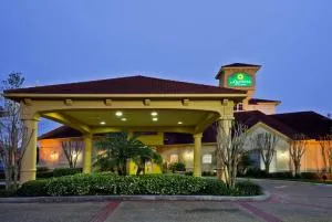 La Quinta by Wyndham USF (Near Busch Gardens) - Tampa