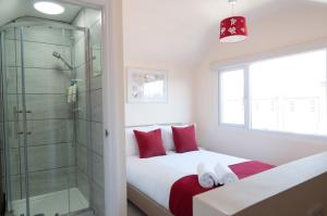 The Wellington - Stylish 3-Bedroom House, Sleeps 8, Ideal for Professionals