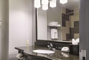 Deluxe Double Room with Two Double Beds room in La Quinta by Wyndham Dallas - Hutchins
