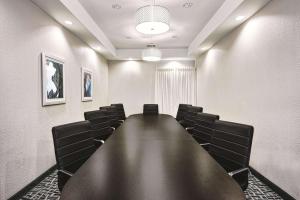 La Quinta by Wyndham Victoria - South