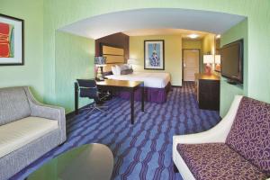 Executive King Room room in La Quinta by Wyndham Hinesville - Fort Stewart