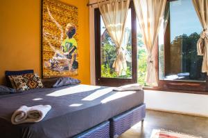 Casa Del Arte - rooms with private and shared bathrooms