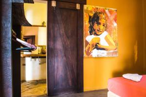 Casa Del Arte - rooms with private and shared bathrooms