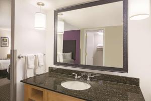 King Room room in La Quinta by Wyndham Fort Lauderdale Tamarac