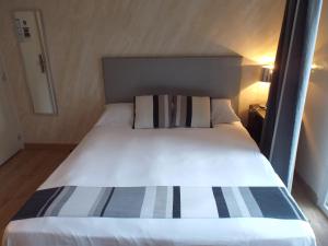 Hotels Hotel Saint Martin : photos des chambres