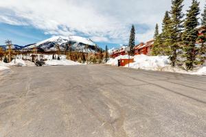 2 Bed 2 Bath Apartment in Summit County