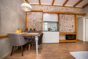 Comfort One-Bedroom Apartment with Balcony room in Max Luxury Apartments