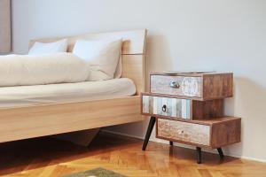 Luxury gold plated suite in calm central location