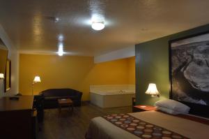 King Suite with Spa Bath- Non-Smoking room in Super 8 by Wyndham St. George UT