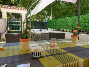 Apartment Lemon Tree