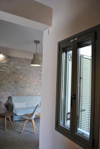 Petras Gi - Stone Houses