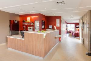 Campanile NATURE - Poitiers Sud Aeroport