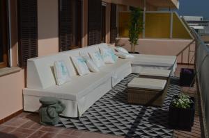 WHITE - EnjoytheSeainColonia WE RENT ONLY FROM SAT TO SAT