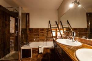 B&B / Chambres d'hotes Gites Le Roc sur l'Orbieu : photos des chambres