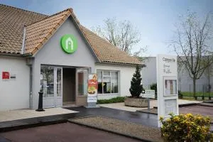 里昂东圣艾修伯里机场钟楼酒店 - 圣洛朗-德米尔