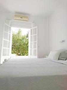 Yiannis Studios Paros Greece