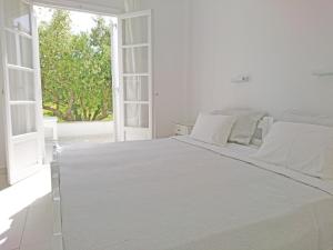 Yiannis Studios Paros Greece