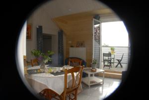 Appartements Eguisheim village prefere des francais grand studio : Studio