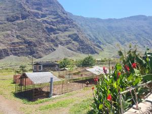 BEAUTIFUL COASTAL HOUSE ON A TRANQUIL ORGANIC FARM, Guinea - El Hierro