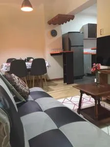 Departamento completo 41 mts2 -2 habs y 1 futón - Centro Tomé - 5 personas - Edificio Don Francisco max - Juan Chico