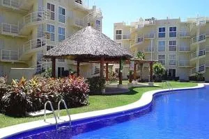 Depa Marina Diamante · Depto PB internet Alberca Palapa Acapulco Marina Diamante - 阿卡普尔科