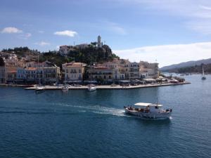 Aquarella · Dreamy view apartment in centre of Poros Poros-Island Greece